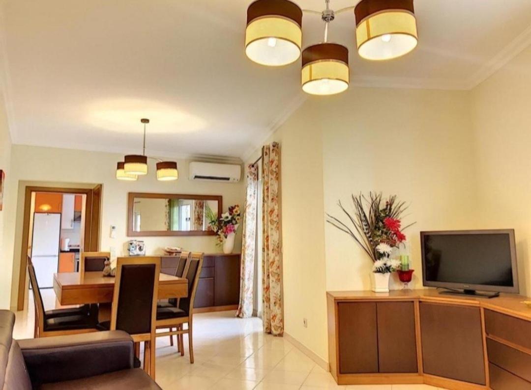 Candyland Apartment อัลบูเฟรา ภายนอก รูปภาพ